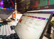 How ChatGPT and Google AI Overviews Choose Their Sources, and Why SEO Still Decides Who Gets Found